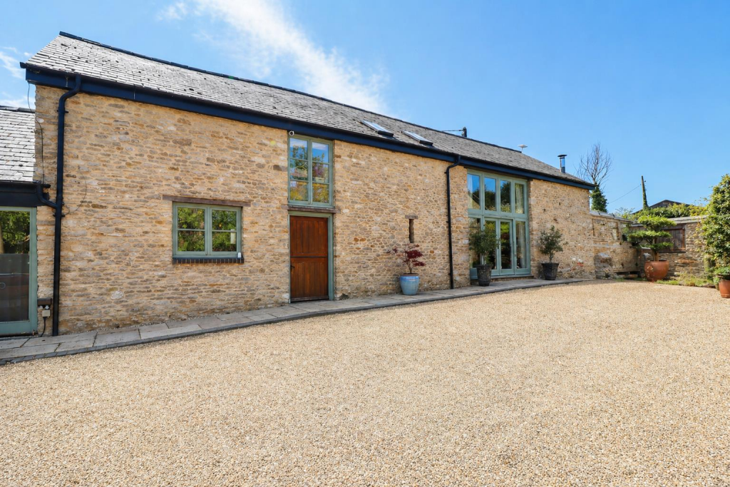Main image of property: The Green, Hethe
