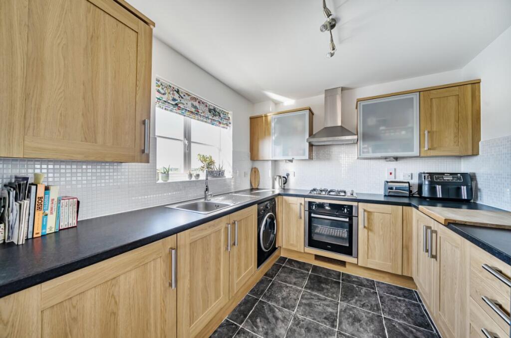 Millbrook Close, Wixams photo 2