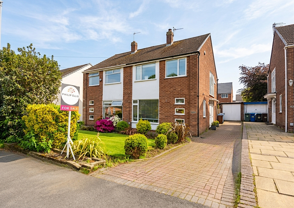 Main image of property: Park Lane, Whitefield, M45 7PX