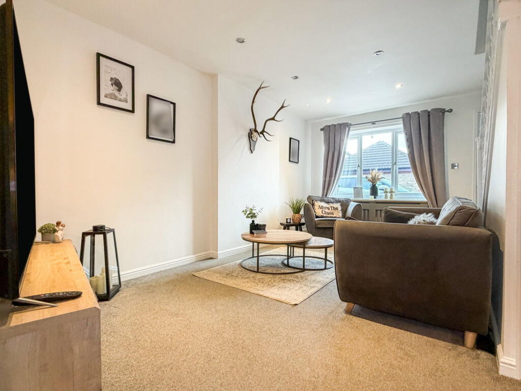 Thornwell Grove, Cudworth, Barnsley, South Yorkshire, S72 8FD photo 2