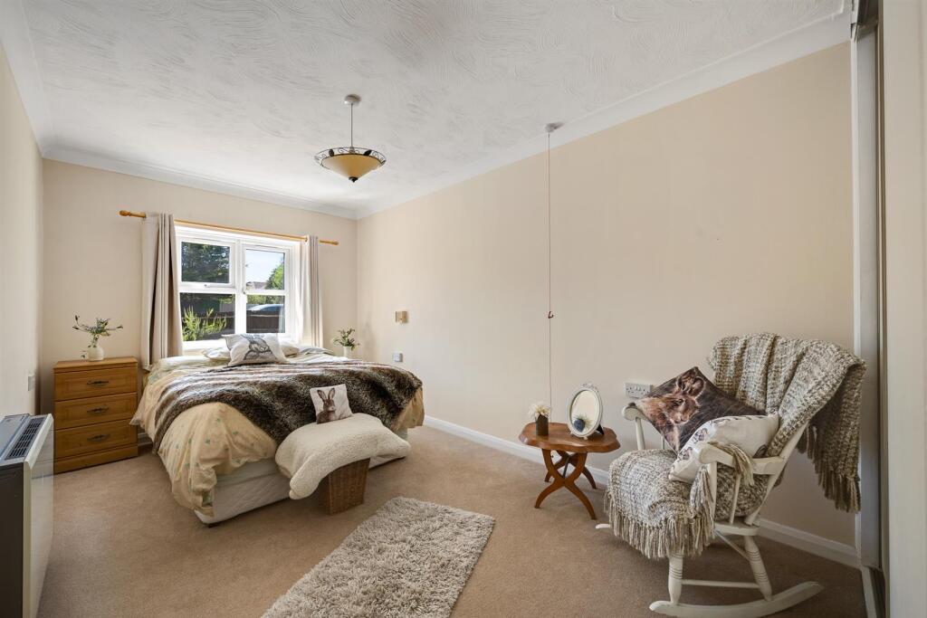 Apartment in Bromley - View 5