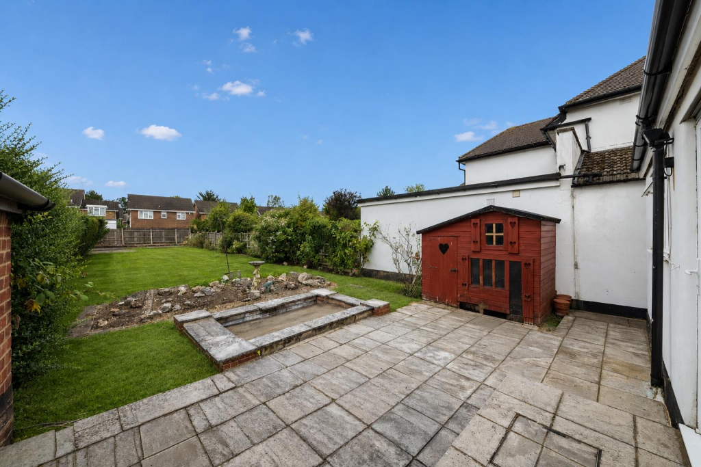House in London, Ickenham - More