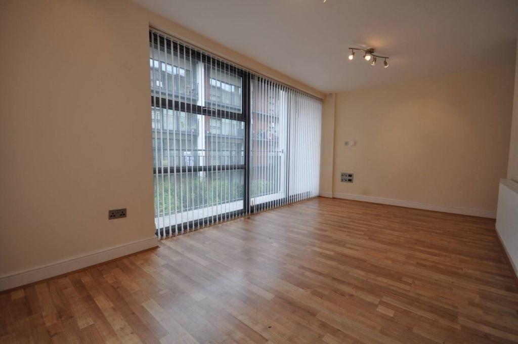 Apartment in East Staffordshire, Shobnall - View 3