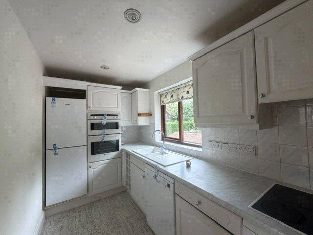 Apartment in Kingston upon Thames - More