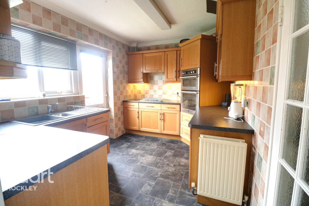 Westbury, Rochford photo 4