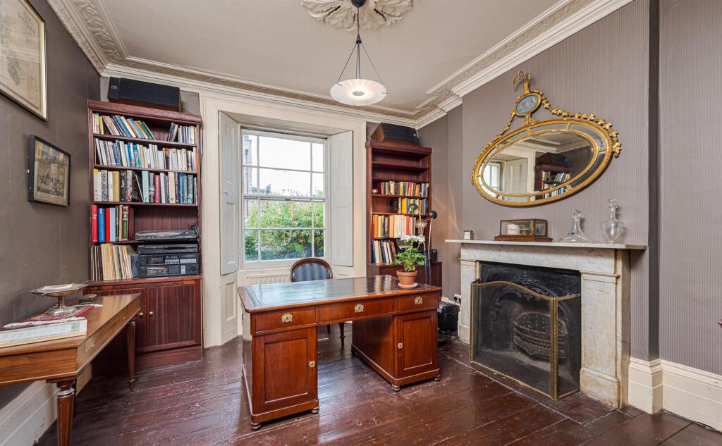 House in London - View 5