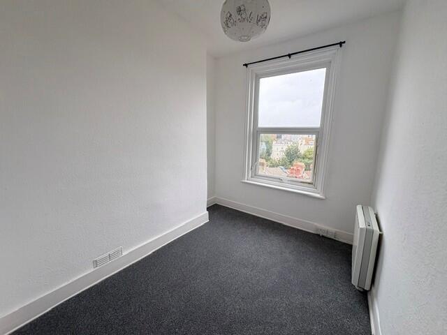 Apartment in Tonbridge - View 5