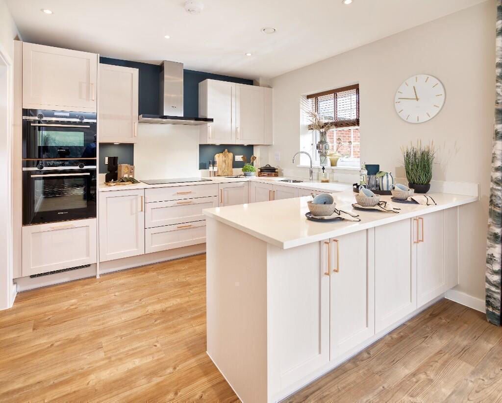 Downsview Avenue, Storrington, 
West Sussex, 
RH20 4PS photo 4