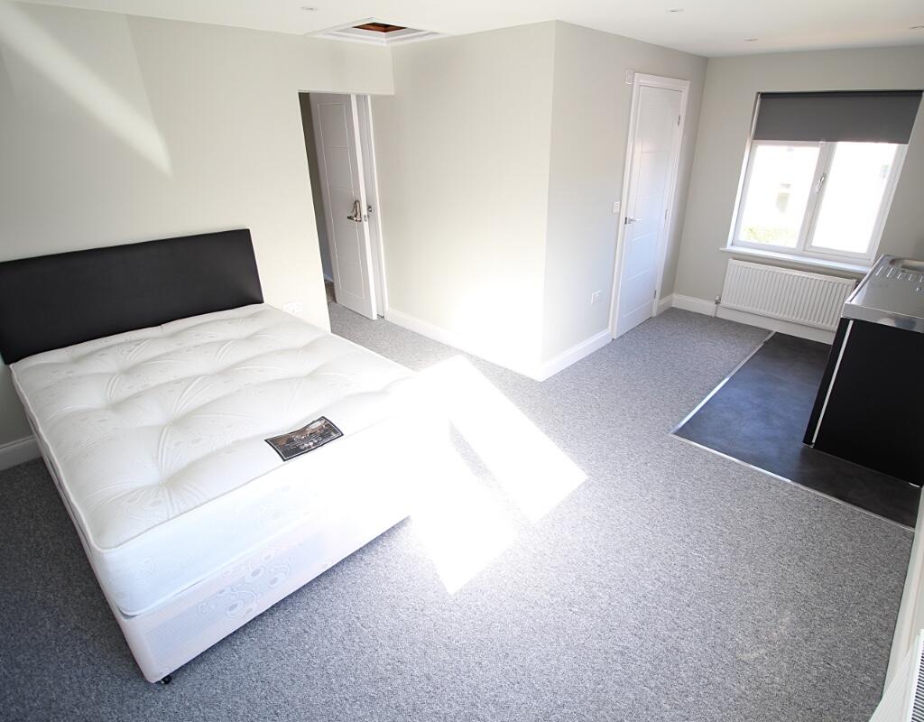 Main image of property: Room 4, 11 Woodland Road, Chelmsford, Essex, CM1