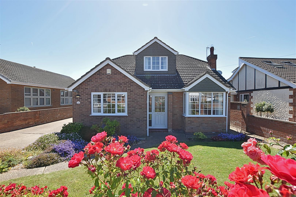 3-bed detached on Aldrich Road, Cleethorpes, £320,000