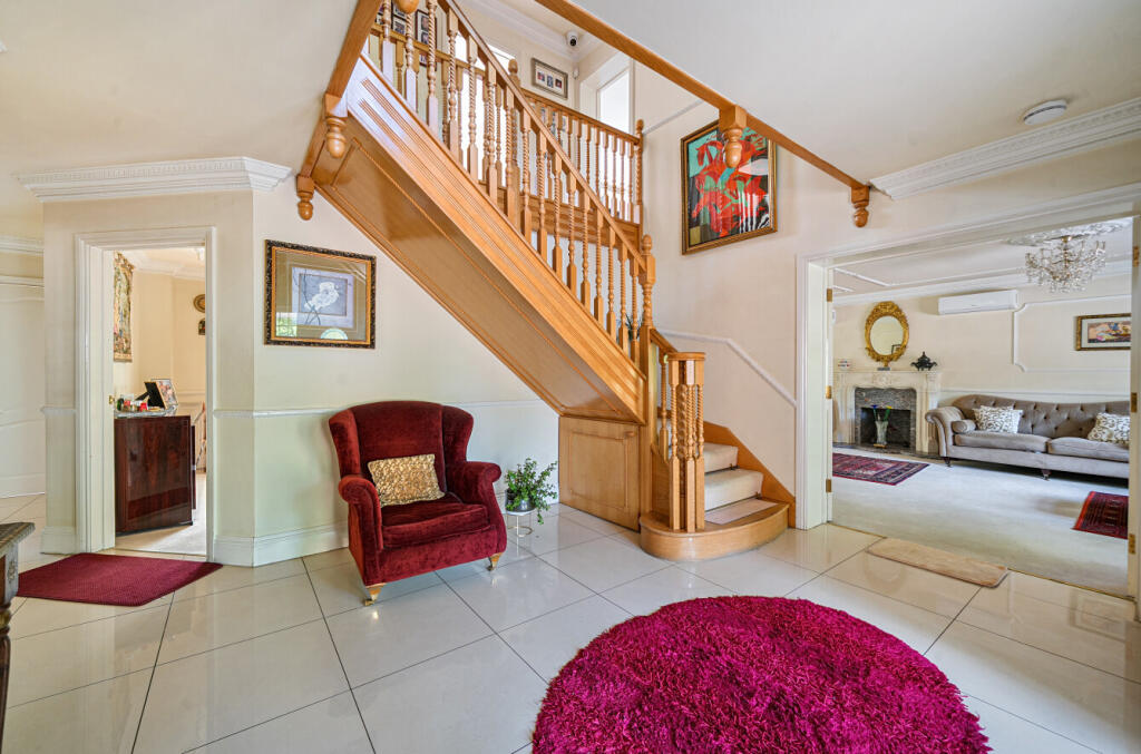 House in Winnersh, Sindlesham - More