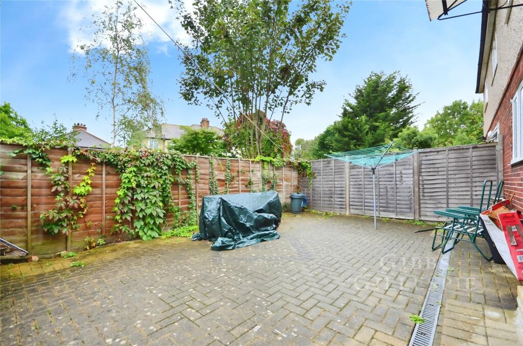 Apartment in Southall - View 5