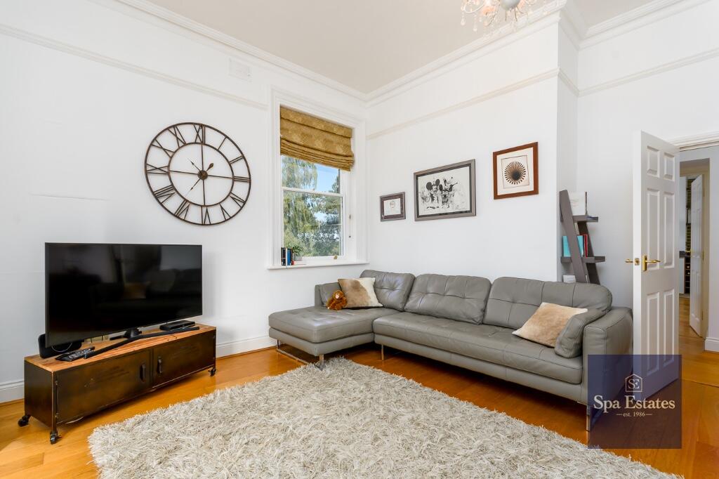 Apartment in Coventry - More