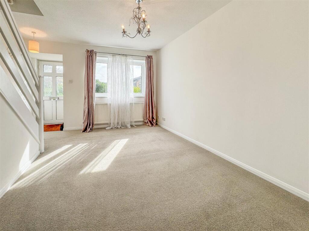Ladywood Road, Hertford photo 2
