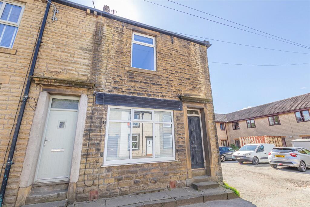 3-bed terraced on Huddersfield Road, Newhey, Rochdale, Greater Manchester, OL16, £150,000