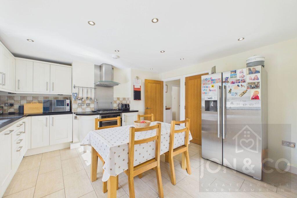 House in Northampton - View 4
