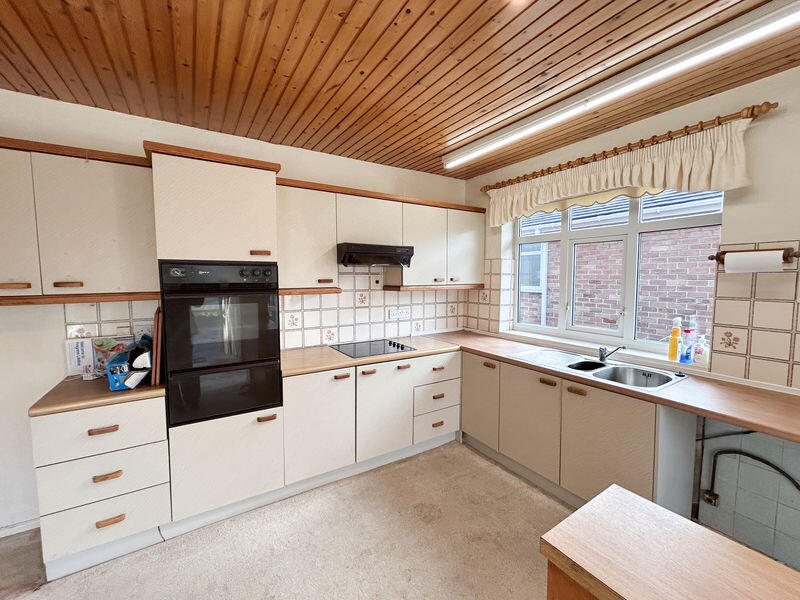 Woodland Drive, Poulton-Le-Fylde - Fabulous potential, full refurbishment required, detached bungalow  photo 4