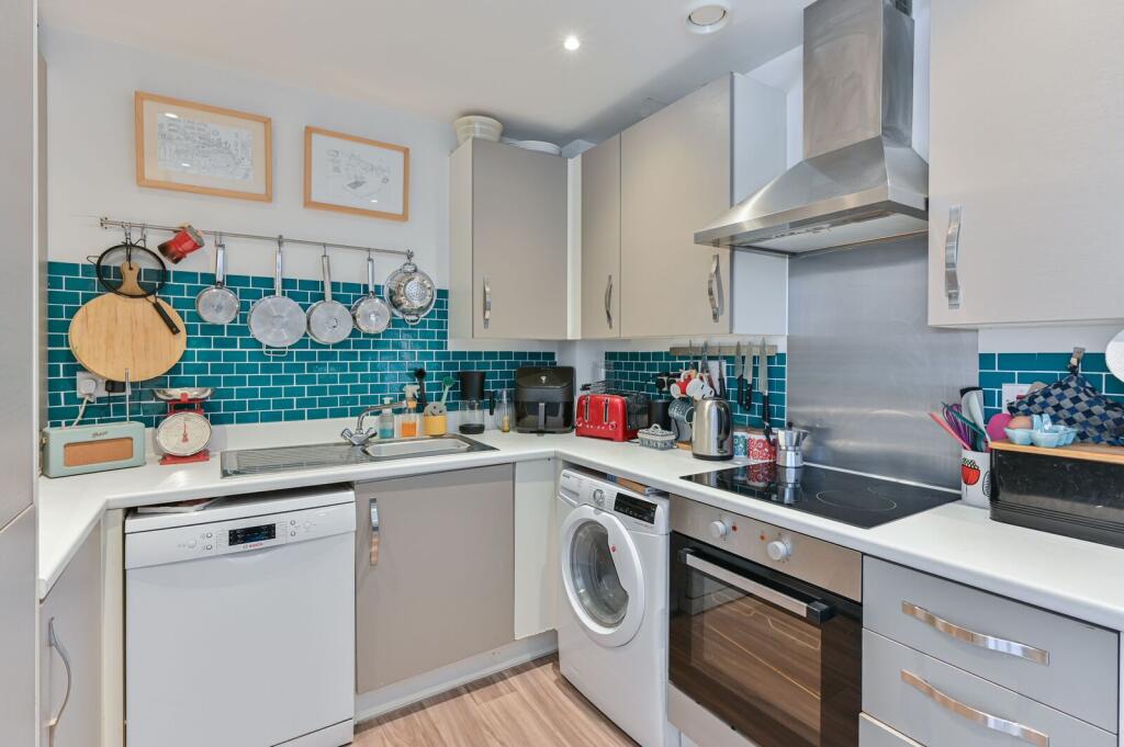 Apartment in London - More