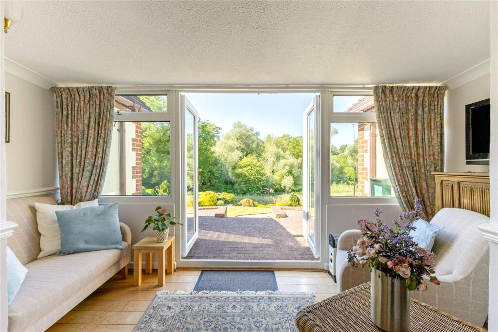 House in Southampton - View 4