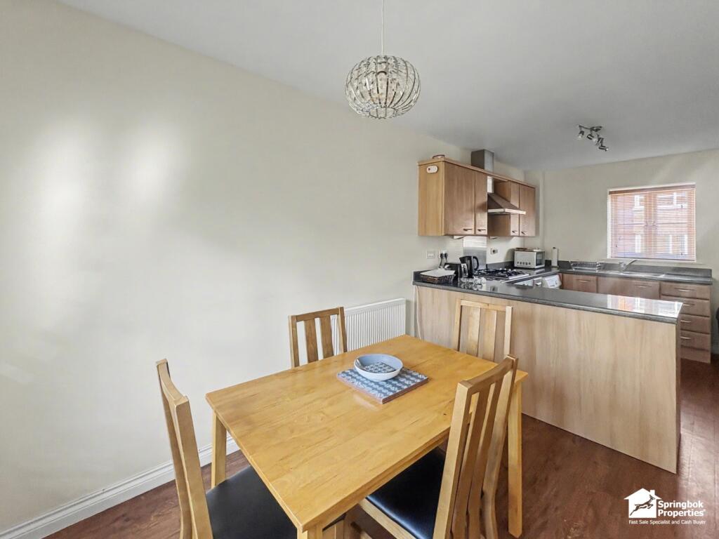 House in Grimsby, New Waltham - View 4