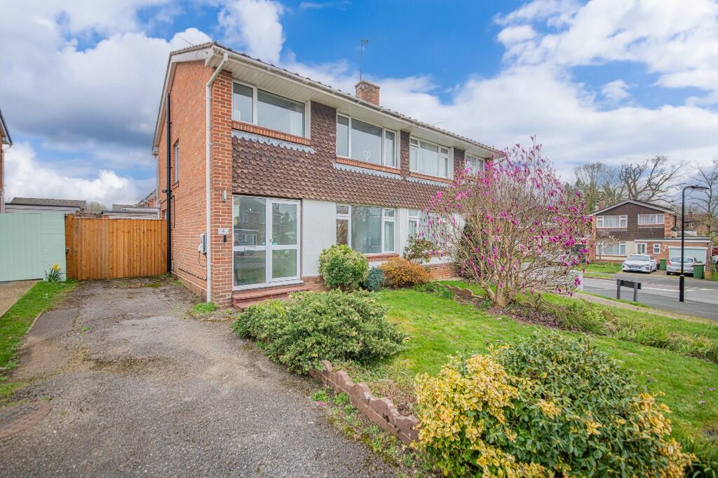 3-bed semi-detached on Brook Road, Fair Oak, Eastleigh, SO50, £360,000