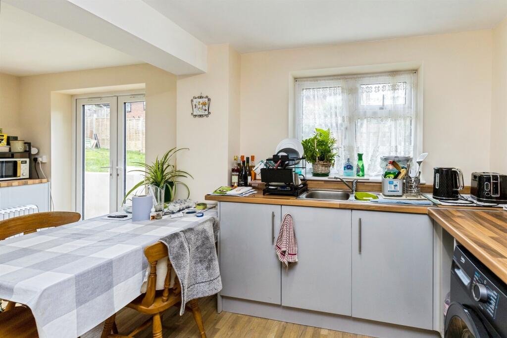 House in Burgess Hill, World's End - View 5