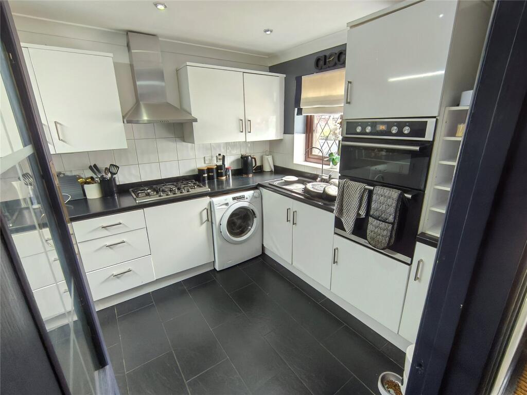 House in Luton, Wigmore - More