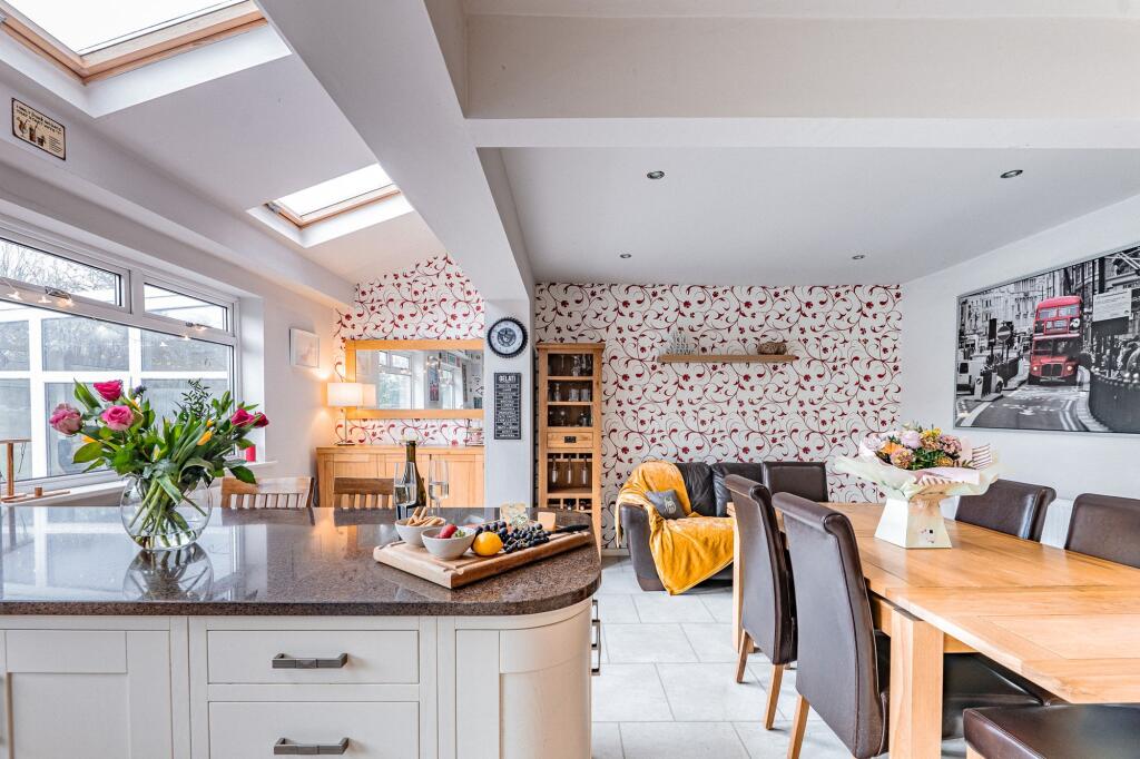 Roundcroft, Romiley, Stockport SK6 4LS photo 2