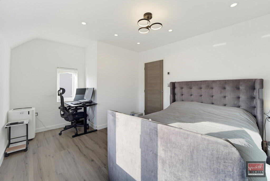 House in Spelthorne, Surrey - More