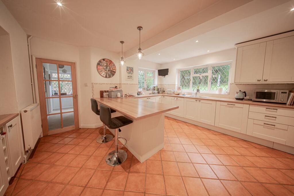 Fox Hill Village, Haywards Heath, RH16 photo 3