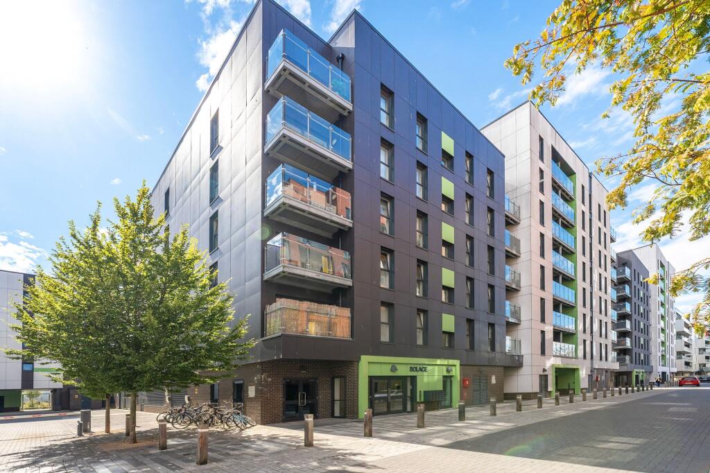 2-bed flat on Geoffrey Watling Way, Norwich, £220,000