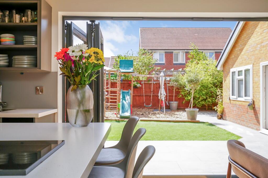 House in Vale of White Horse, Great Western Park, Western Valley - More
