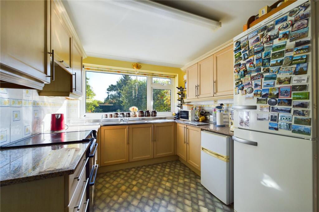 Carlisle Road, Tilehurst, Reading, Berkshire, RG31 photo 3
