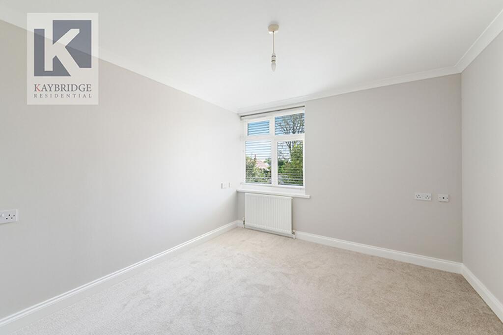 Apartment in Sutton - View 4