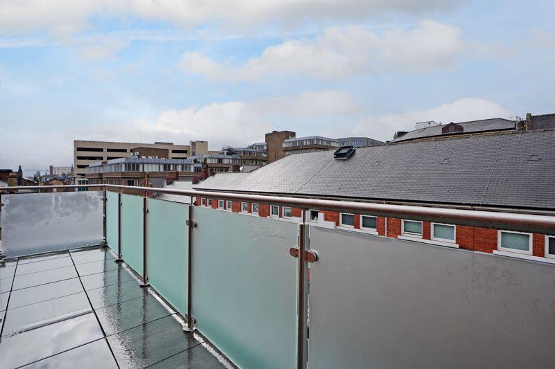 Apartment in Sheffield, Wicker, City Centre - View 3