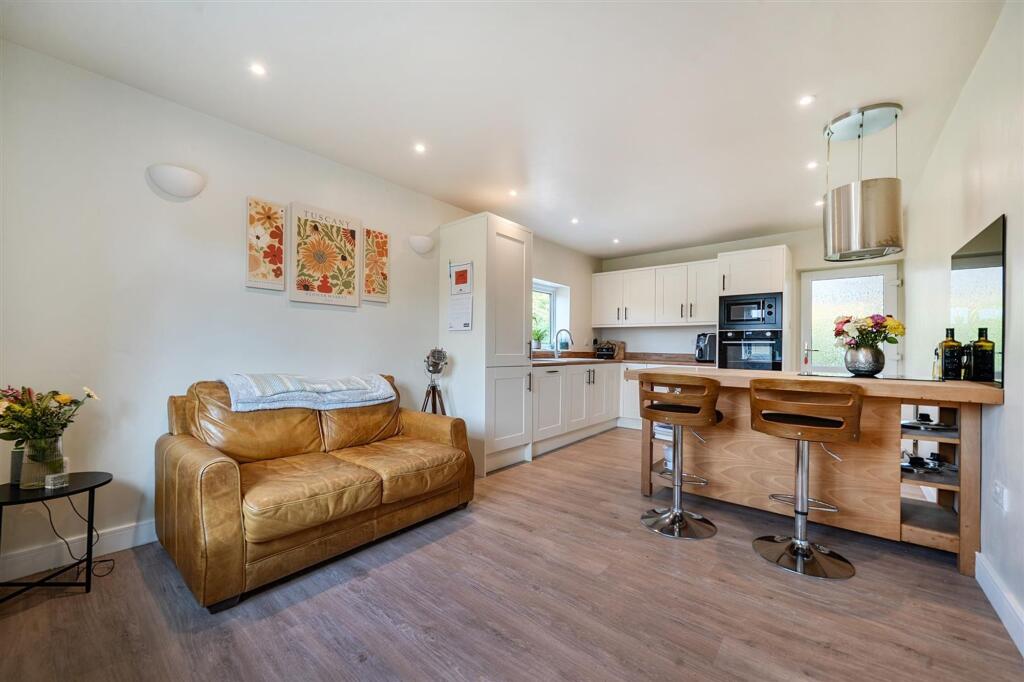 House in Llandrindod Wells, Llanyre - View 3