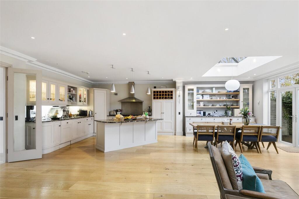 House in London, Mortlake - More