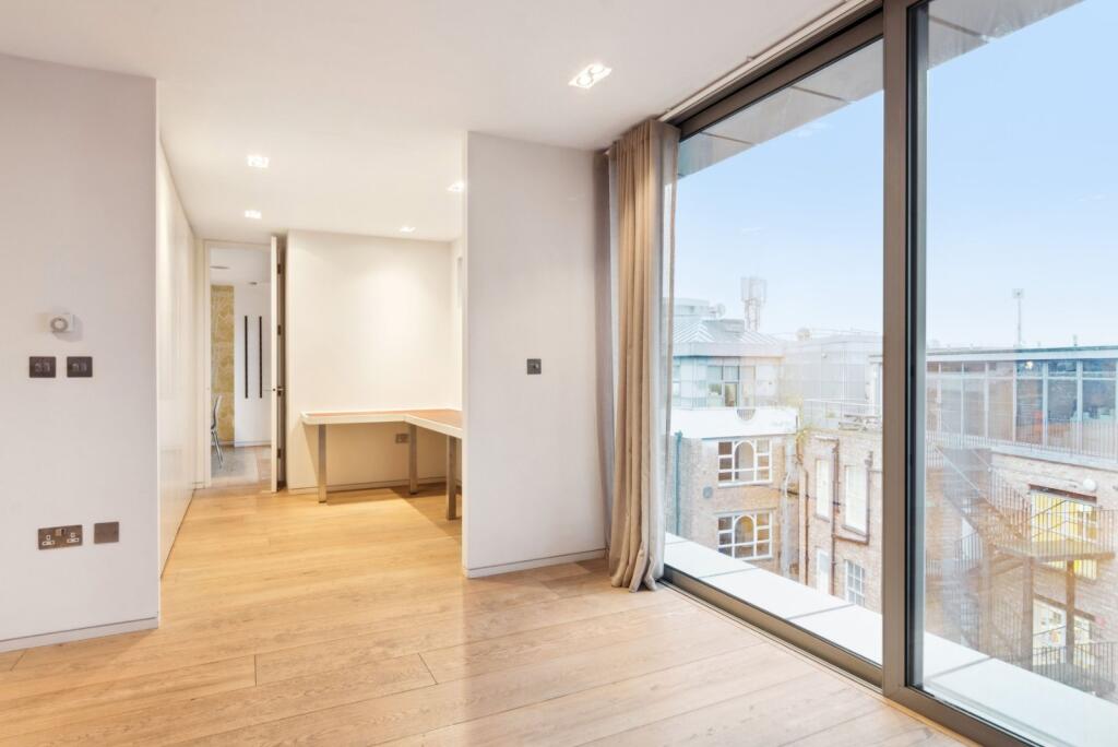 Apartment in London - More