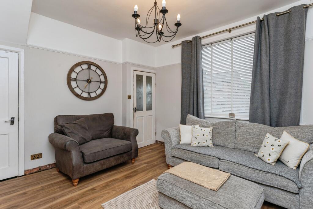 House in Chester, Ellesmere Port - More