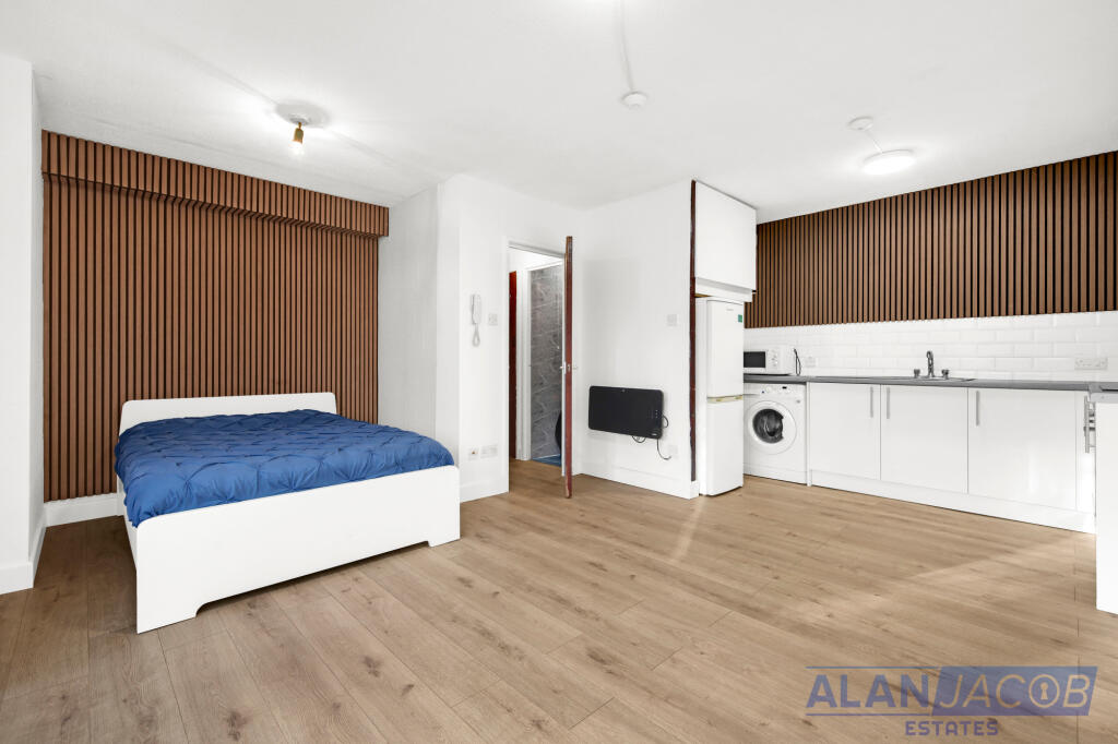 Main image of property: York Close, Becton, E6