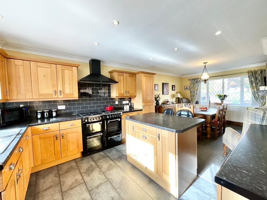House in Stoke-on-Trent - More