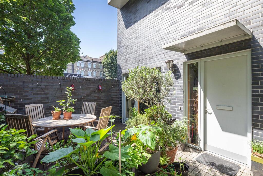 Main image of property: Trevanion Road, W14