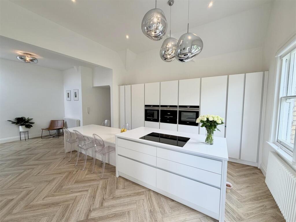 Apartment in Trafford, Bowdon - View 5