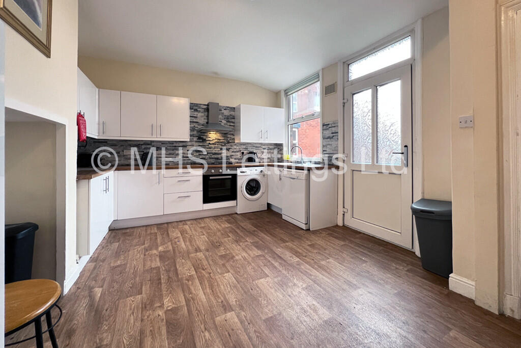 8 Rokeby Gardens, Leeds, Ls6 3JZ - View 5