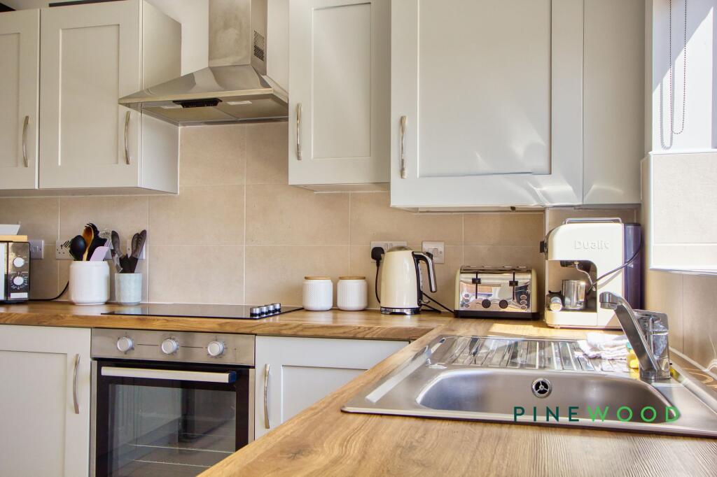 Oakwood Drive, Bolsover, S44 photo 4