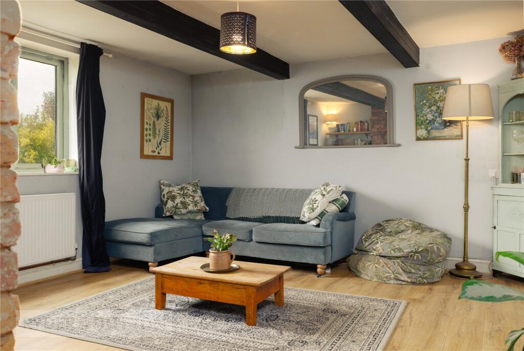 House in Oldham, Chadderton Fold - More