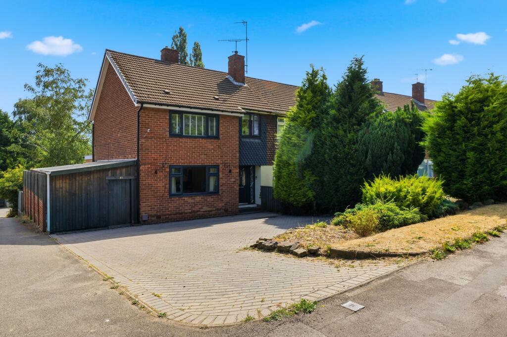 Main image of property: Cuttholme Road, Chesterfield, S40