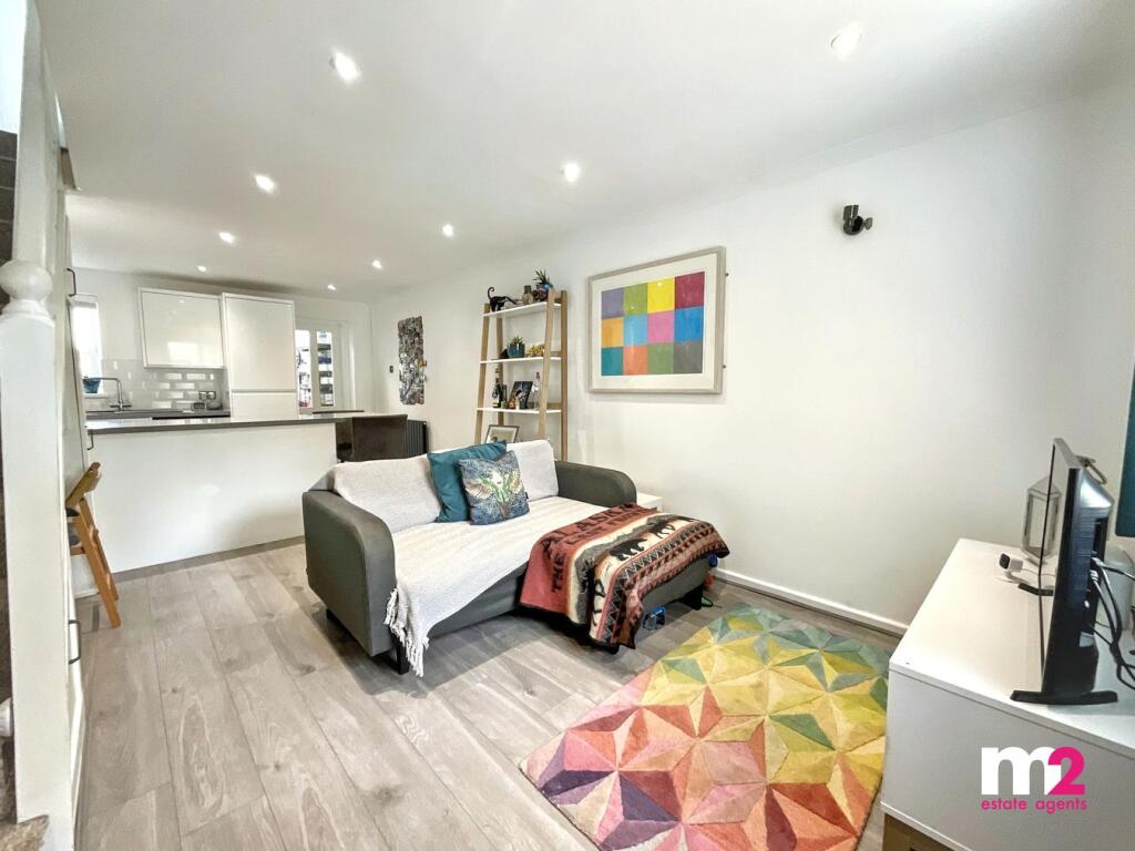 House in Newport - View 4