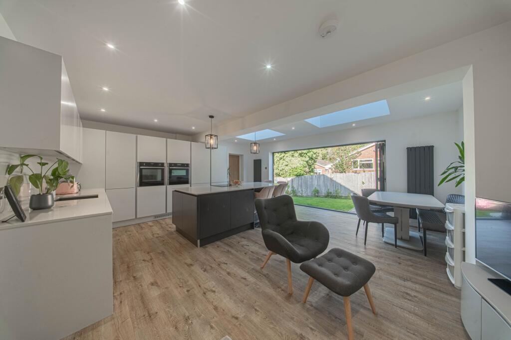House in Haywards Heath - View 4