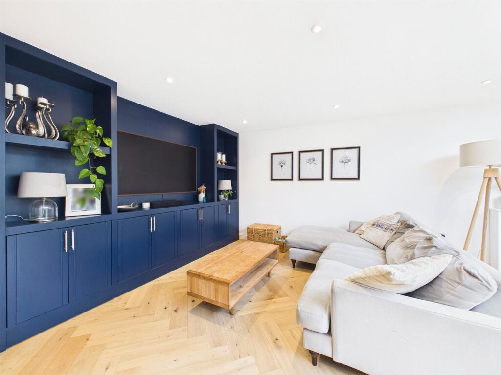 Eldon Road, Cheltenham, Gloucestershire, GL52 photo 3
